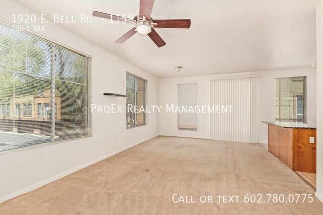 Building Photo - 2 Bedroom 2.5 Bathroom Townhome w/garage i...
