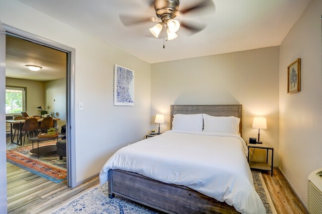 Foto del edificio - 407 S 94th Pl