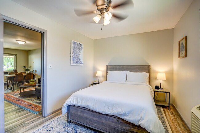 Building Photo - 407 S 94th Pl