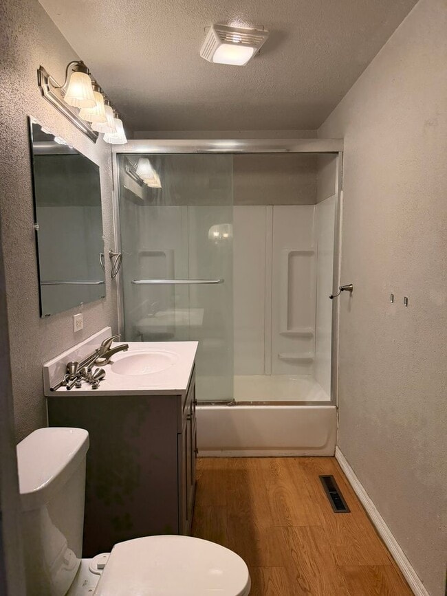 Foto del edificio - 4BED Near CMU Campus!!!!!!