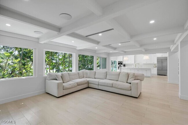 Foto del edificio - 1225 Fruitland Ave