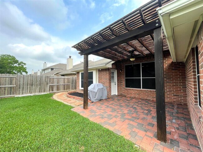 Building Photo - 19718 Gable Woods Dr