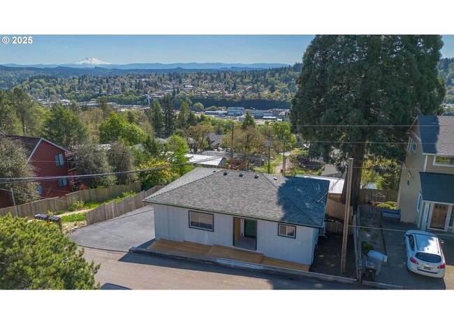 Building Photo - 4685 Riverview Ave