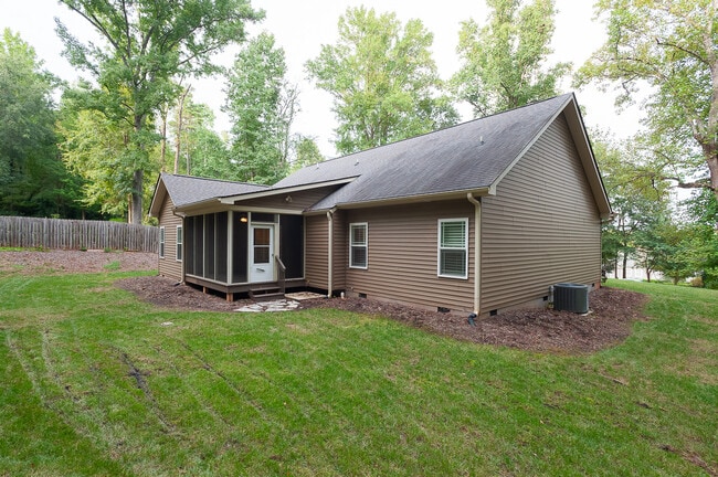 Building Photo - 555 Issaqueena Trail