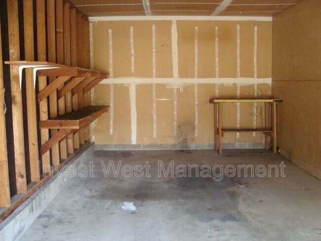Foto del edificio - 3408 E 18th St