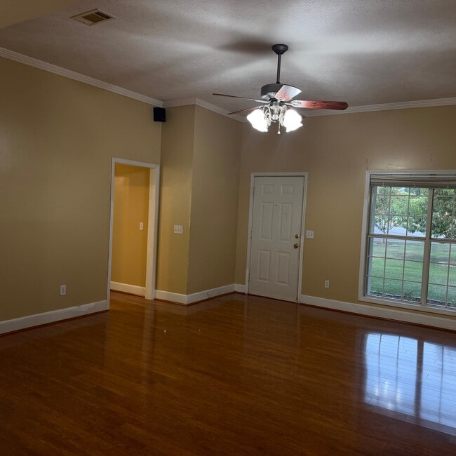 Building Photo - 306 Farmers Cove