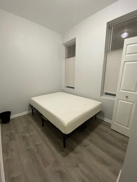 Foto del edificio - 260 W 24th Pl