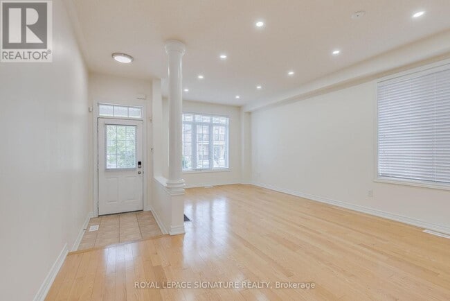 Photo du bâtiment - 39 Hermitage Blvd