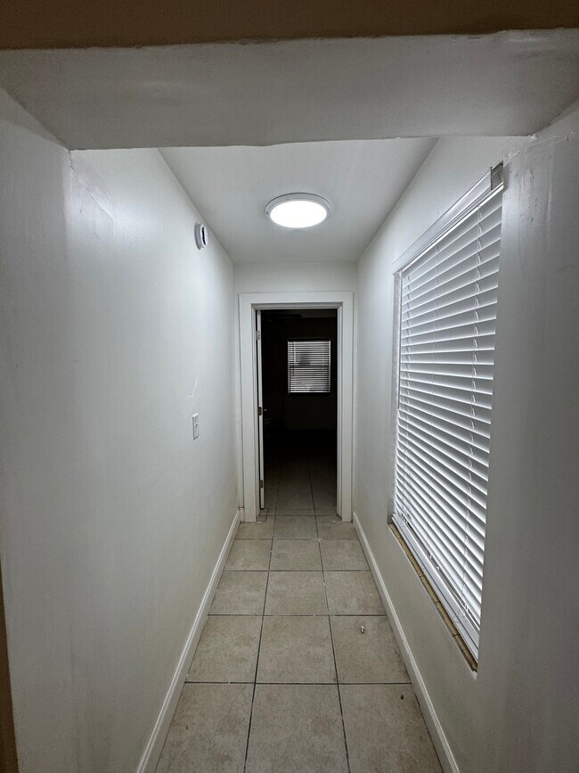 Foto del edificio - 225 N F St