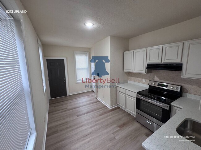 Foto del edificio - 5213 Upland St