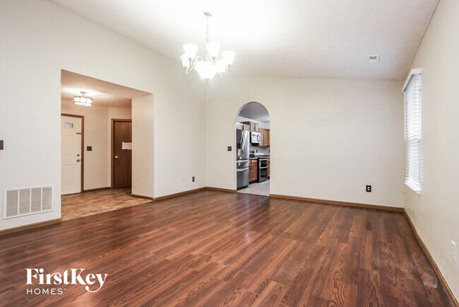 Foto del edificio - 6236 Pinnacle Blvd