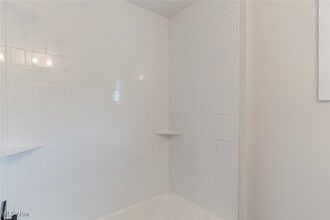 Building Photo - 1464 E 123rd St