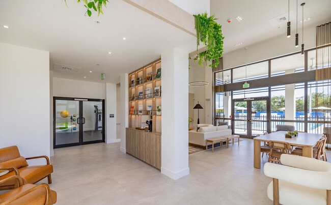 Building Photo - Casa Princeton