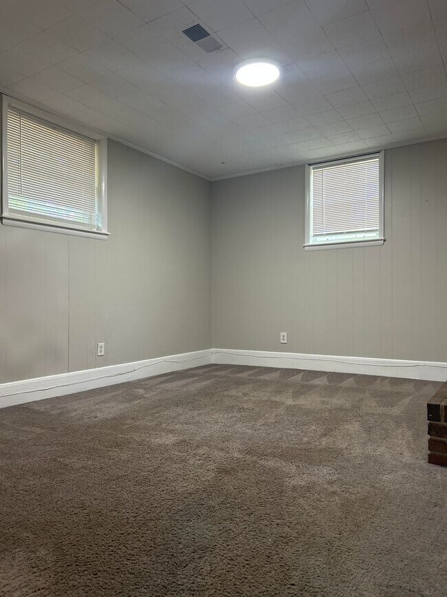 Foto del edificio - 4 Bed 2 Bath in Decatur!