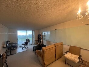 Building Photo - 3100 W Rolling Hills Cir