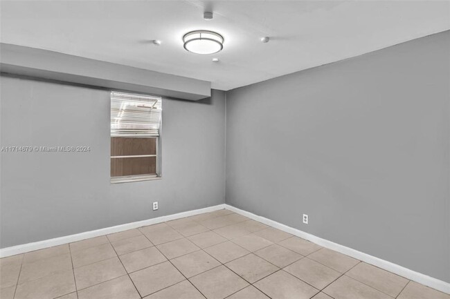 Foto del edificio - 2 bedroom in Hollywood FL 33020