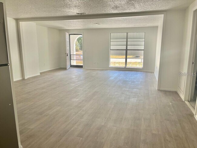 Foto del edificio - 7431 Buchanan Dr