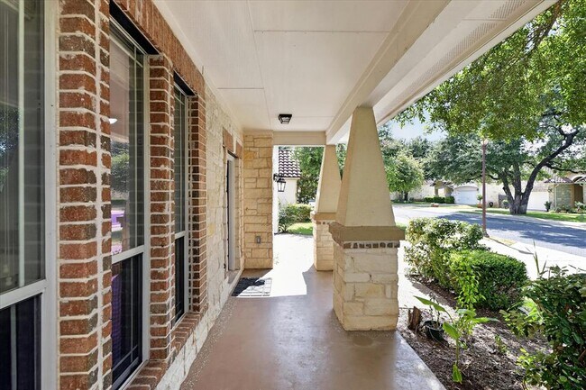 Building Photo - 15324 Interlachen Dr