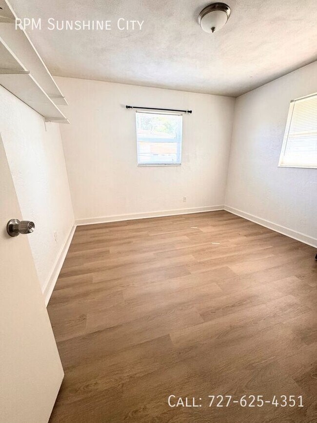 Foto del edificio - 11382 80th Ave N