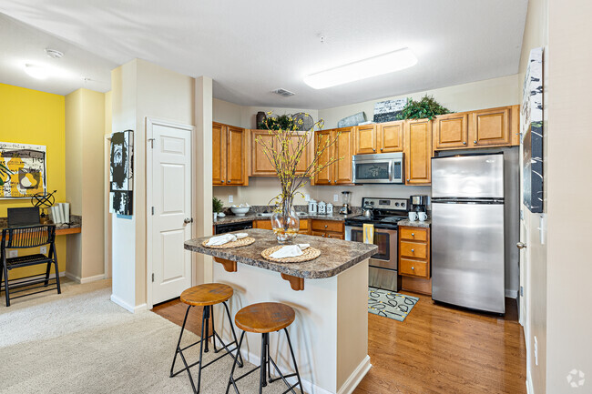 1BR, 1BA - 651SF - Cocina - The Crossings At Nine Mile Road