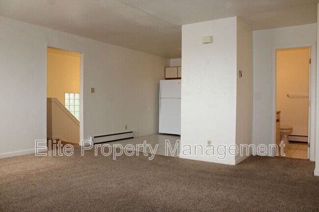 Building Photo - 212 E Palmer Lake Dr