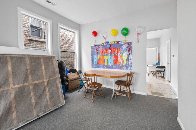 Foto del edificio - 1242 S Tripp Ave