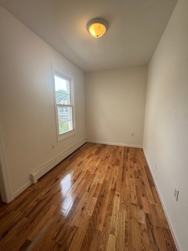 Foto del edificio - 233 Renner Ave