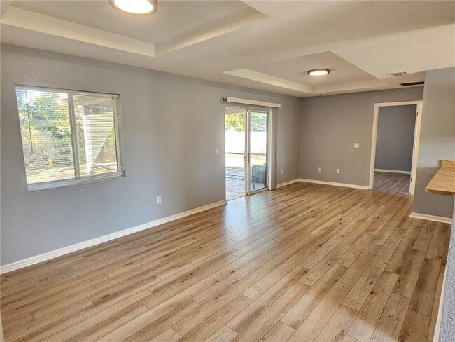 Building Photo - 8470 Drolet Ave