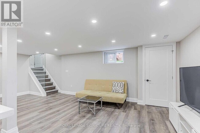Building Photo - 54 Inniswood Dr