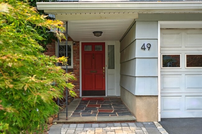 Foto del edificio - 49 Canoe Brook Pkwy