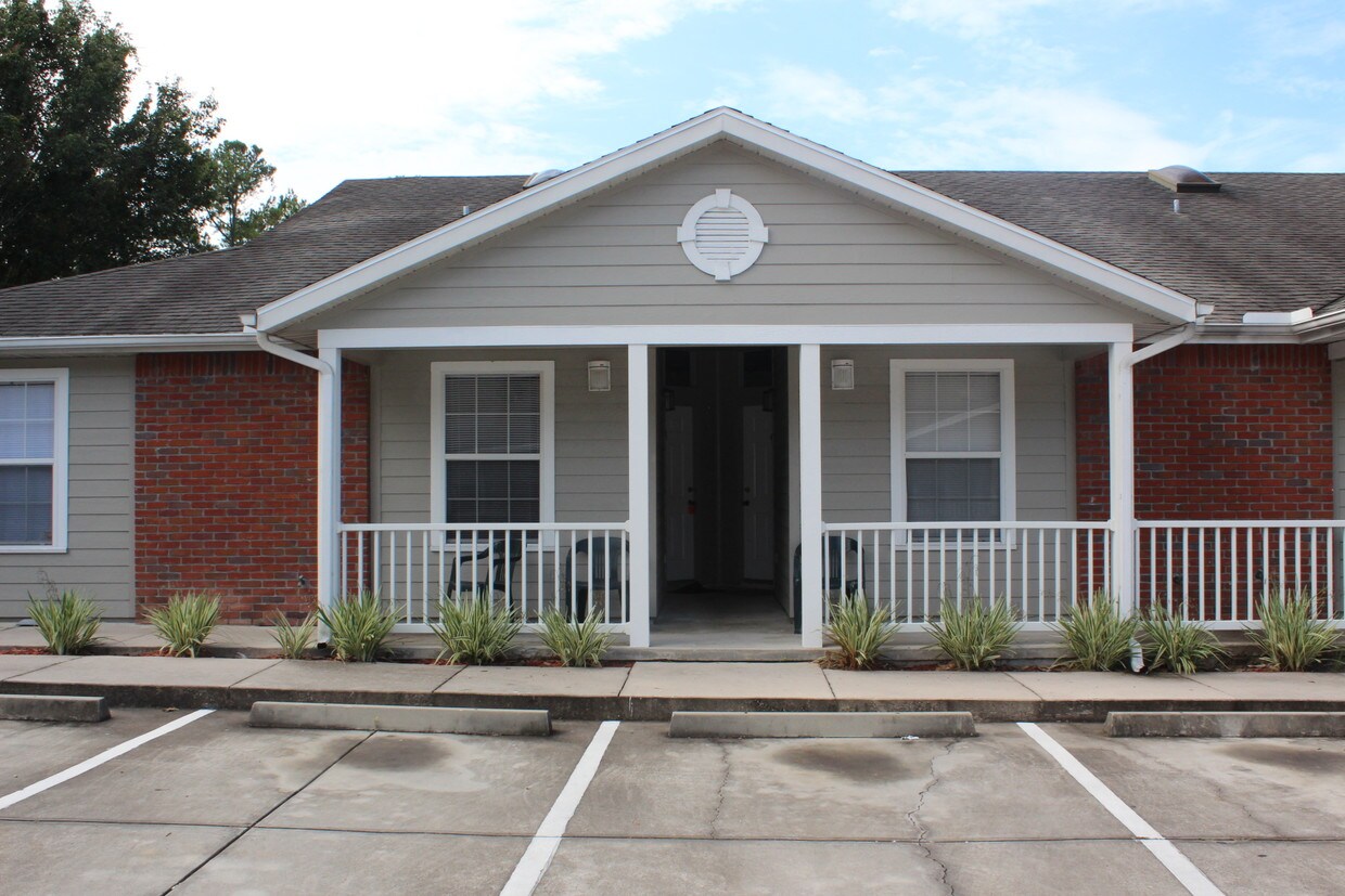 Foto principal - 3911 SW 27th St