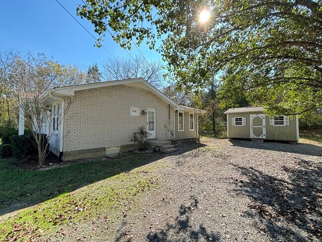 Building Photo - 256 Cedar Creek Dr