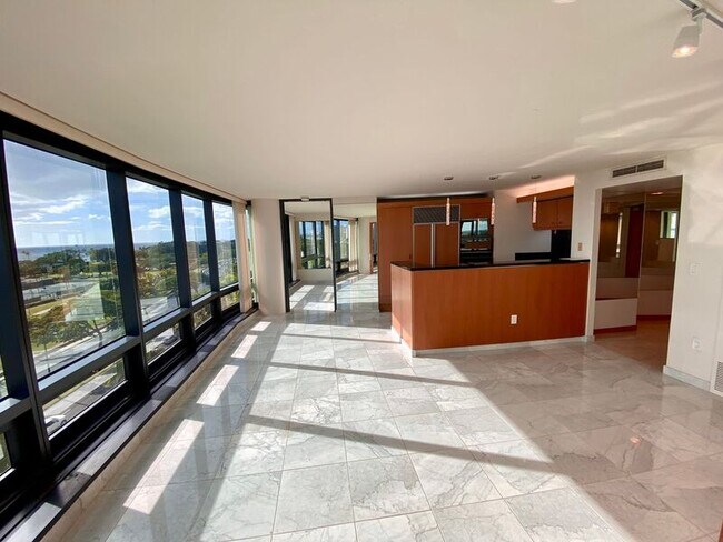 Foto del edificio - 1330 Ala Moana Blvd