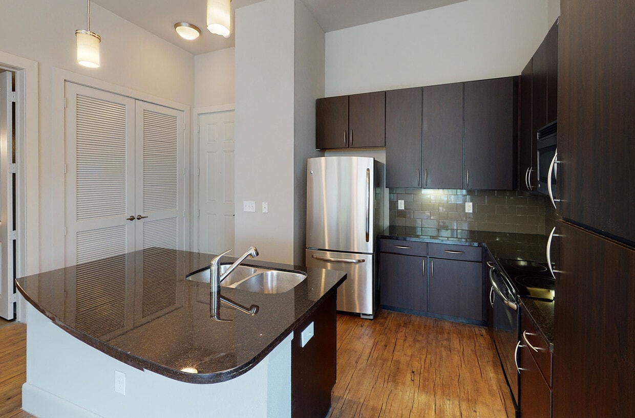 Photo - District at Greenbriar Apartments