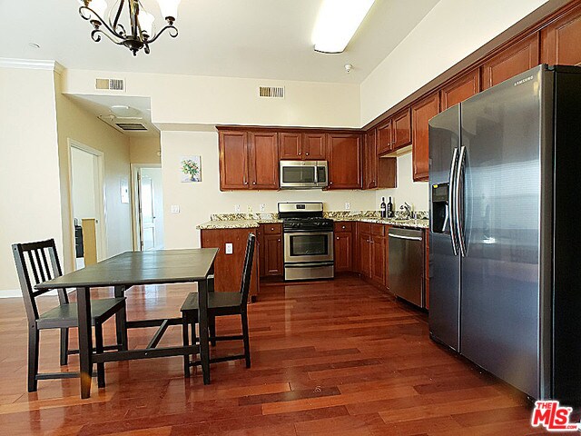 Foto del edificio - 1025 Dewey Ave