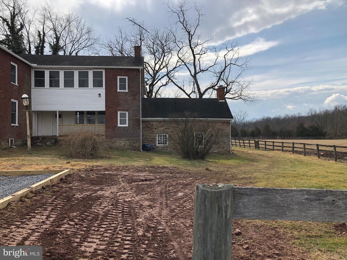 3850 Francis Scott Key Hwy, Taneytown, MD 21787 House Rental in