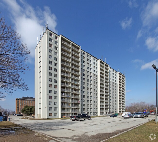 Photo principale - 30 Tuxedo Court Apartments