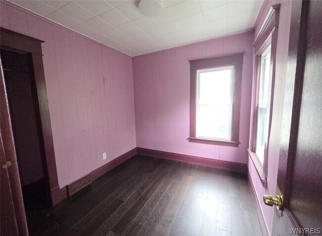 Building Photo - 1037 Walden Ave