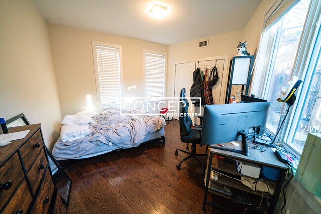 Building Photo - 20 Sussex St