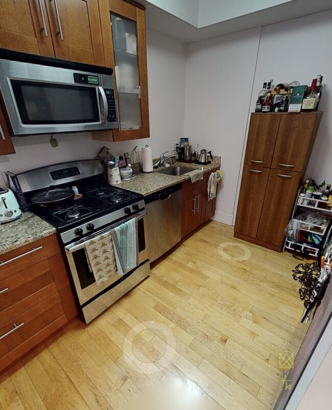 Building Photo - 672 Washington St