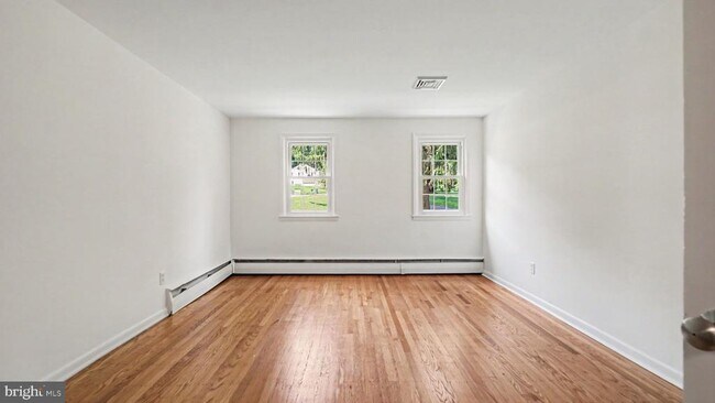 Foto del edificio - 31 Beacon Hill Ct