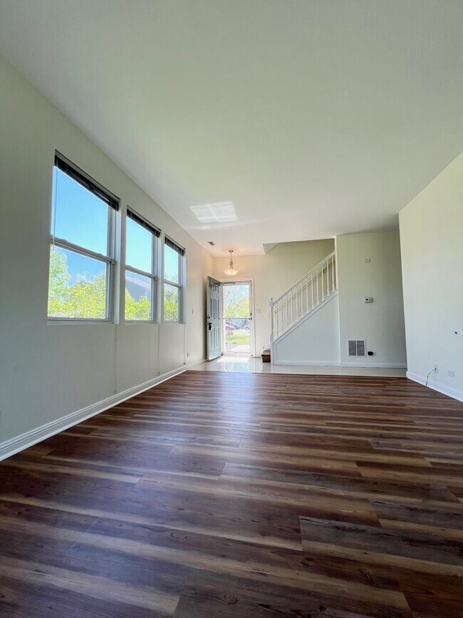 Foto del edificio - 601 Blackstone Ct