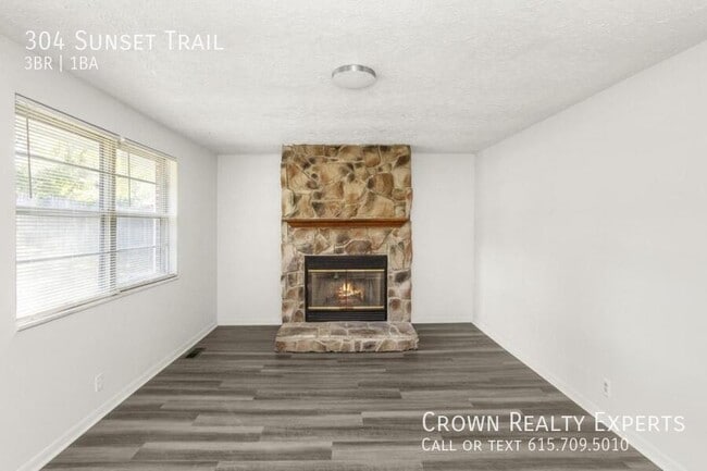 Building Photo - 304 Sunset Trail