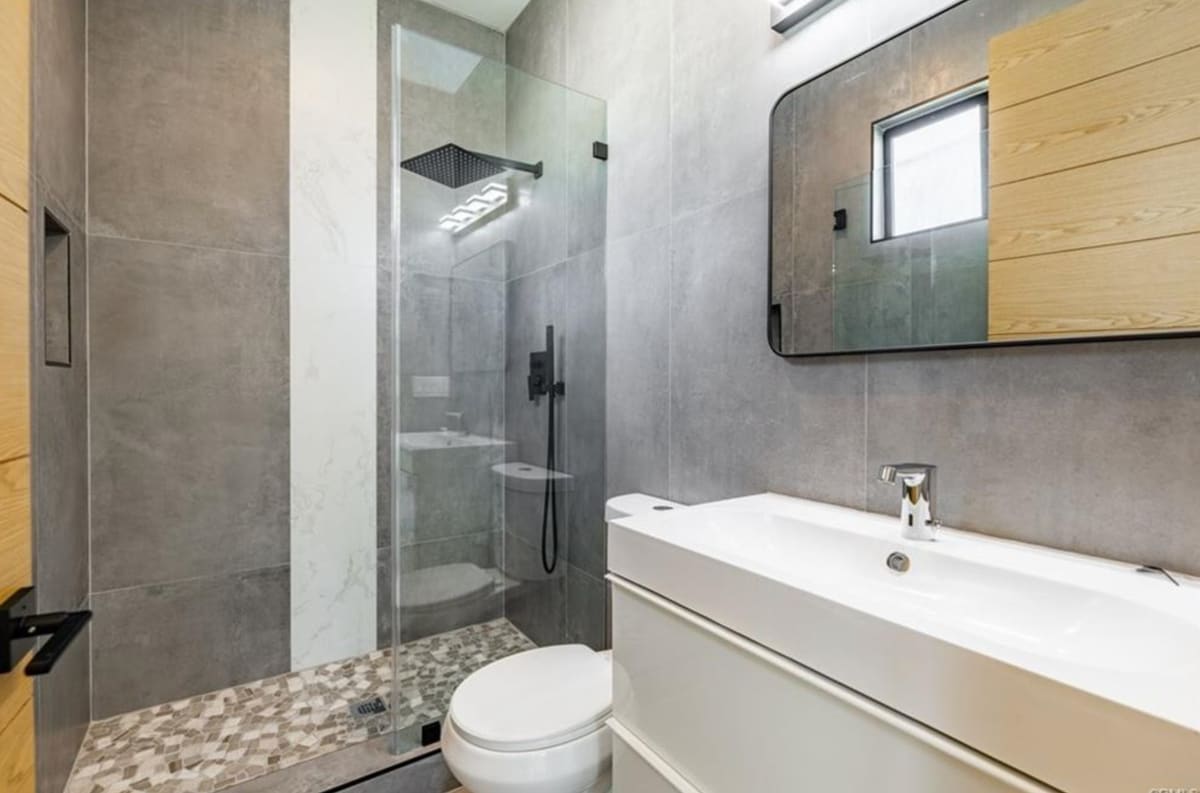 Building Photo - 5807 Bucknell Ave