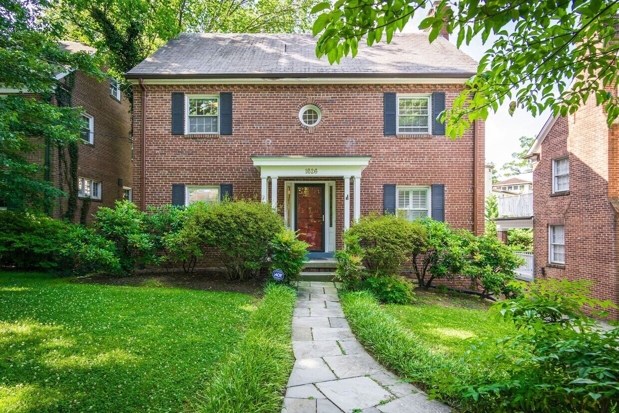 Updated 4 BD, 3.5 BA Stately Colonial on Kalmia RD in NW DC!! - Updated 4 BD, 3.5 BA Stately Colonial on Kalmia RD in NW DC!!