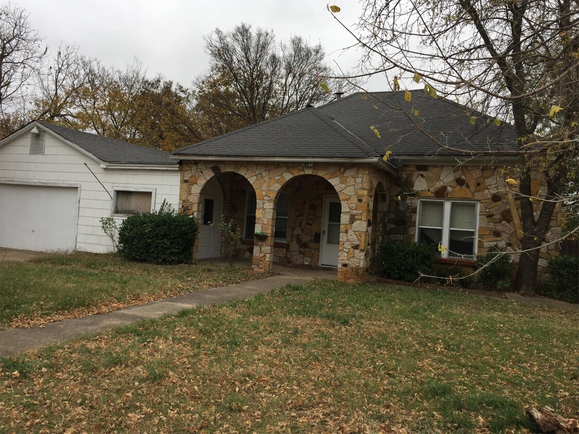 Primary Photo - 1130 S Chickasaw St