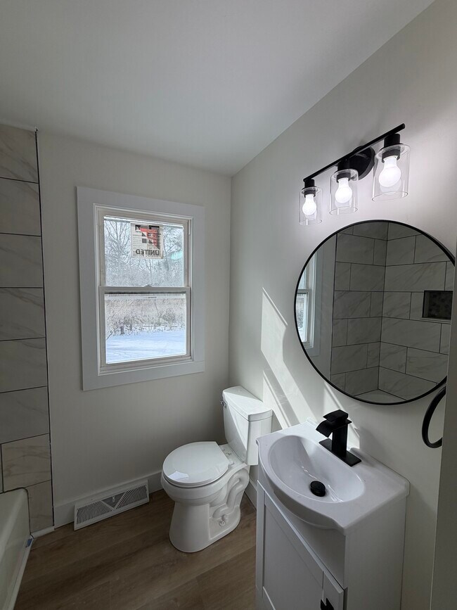 Foto del edificio - 270 Seminole Dr