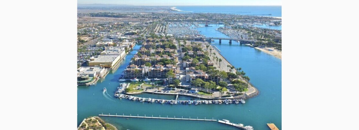 Beautiful Marina Pacifica - 8124 Marina Pacifica Dr N