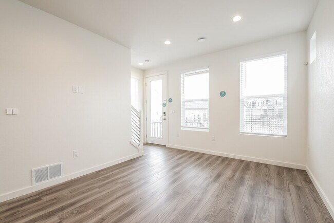 Foto del edificio - 18608 E 47th Pl