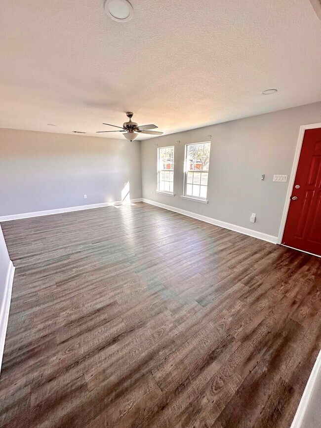 Foto del edificio - 4915 McKnight Dr